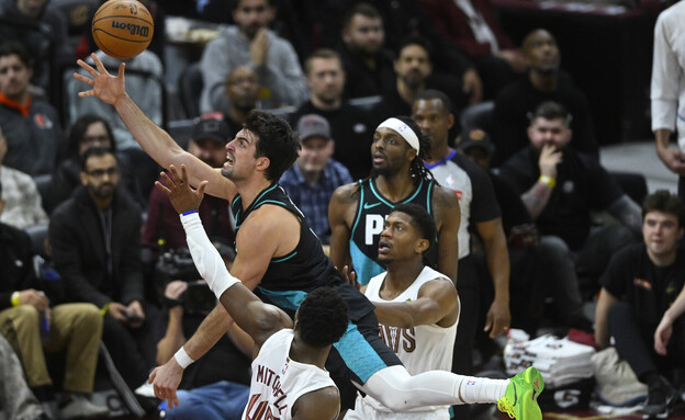 דני אבדיה נגד קליבלנד (צילום: רויטרס)