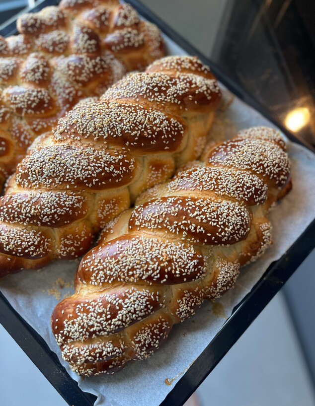 חלות פרווה לשבת (צילום: עדי קלינגהופר)