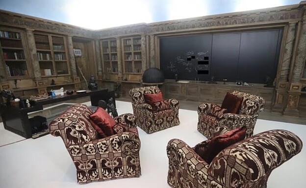 התיעוד שנחשף לראשונה מהבית של ג'פרי אפשטיין התיעוד שנחשף לראשונה מהבית של ג'פרי אפשטיין