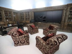 יותר מ-100 תיעודים נחשפו: הצצה לאי הפרטי של עבריין המין