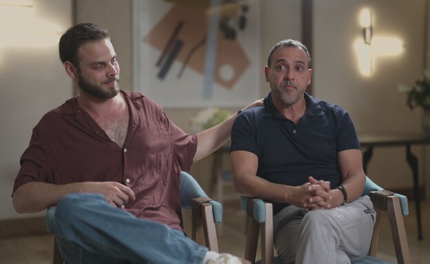 אלון מחבק את אלי אלון מחבק את אלי