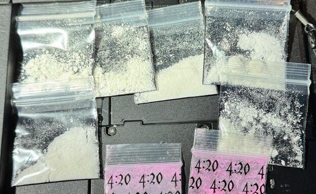 הסמים שנמצאו ברכב הכדורגלן הסמים שנמצאו ברכב הכדורגלן