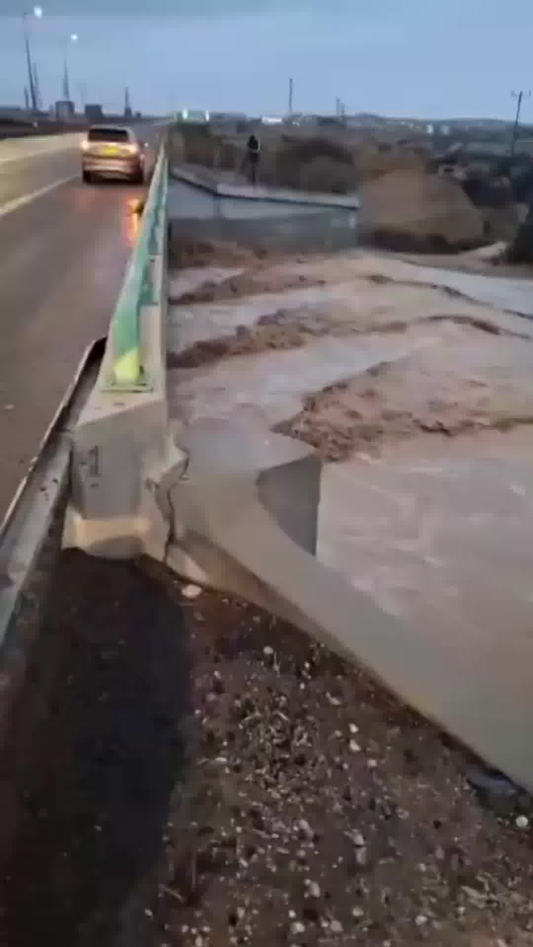 לקראת מזג אוויר חריג שצפוי מחר בדרום: המשטרה תסגור את כביש 40 וכביש 12