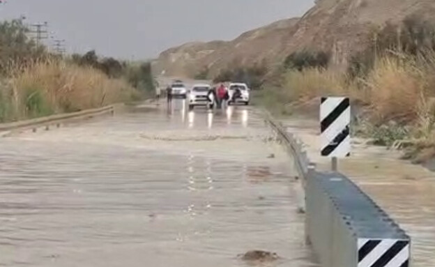 הצפות בכביש 90