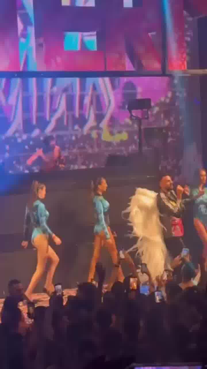 ״פותחת עונה וסוגרת עונה״: אחרי הסאונד הויראלי יקיר בר זוהר הופיע לראשונה על הבמה במועדון