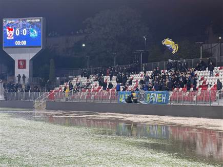 הקהל תקוע באיצטדיון (מאור אלקסלסי)