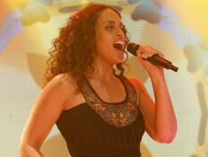הזמרת הישראלית טוענת: ישראל לא צריכה להשתתף באירוויזיון