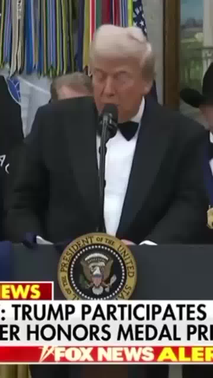 טראמפ מעניק לסילבסטר סטאלון את פרס מרכז קנדי