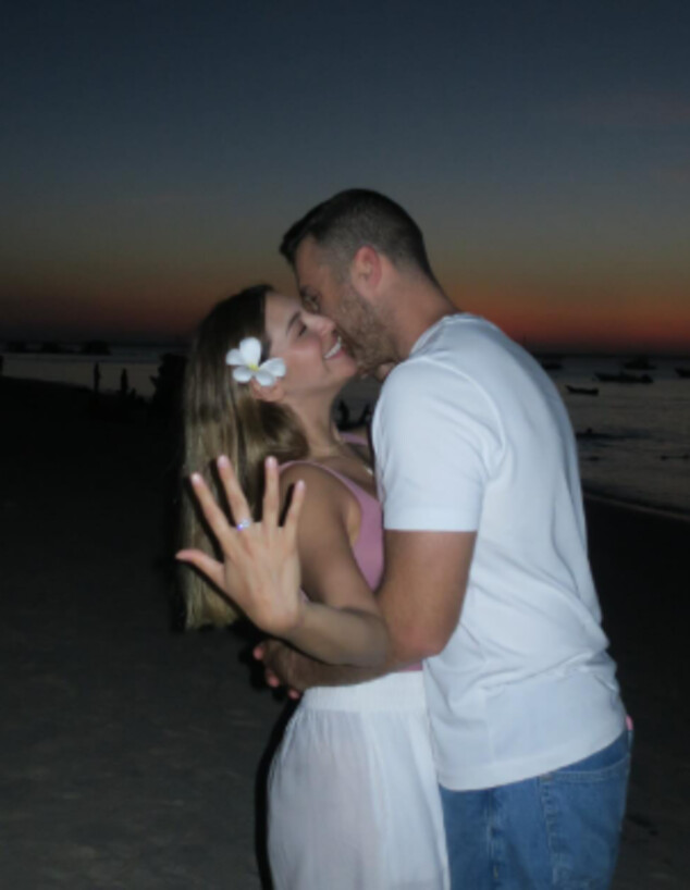 אור שפיץ מאורסת לעומרי מסטבוים