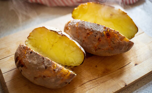 תפוח אדמה אפוי לשלמות (צילום: Laura Ioana V, shutterstock)