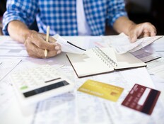 חובות, איש בחובות