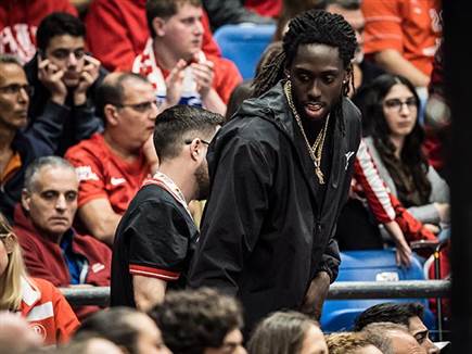 מוטלי ומיציץ` צפו מהיציע (עודד קרני)