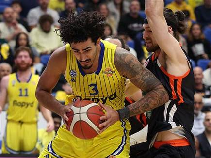 סנטוס שלט בצבע (דני מרון)