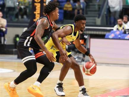 משחק טוב גם לג`ימי קלארק (דני מרון)