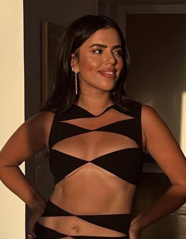 אור לוזון בשמלה