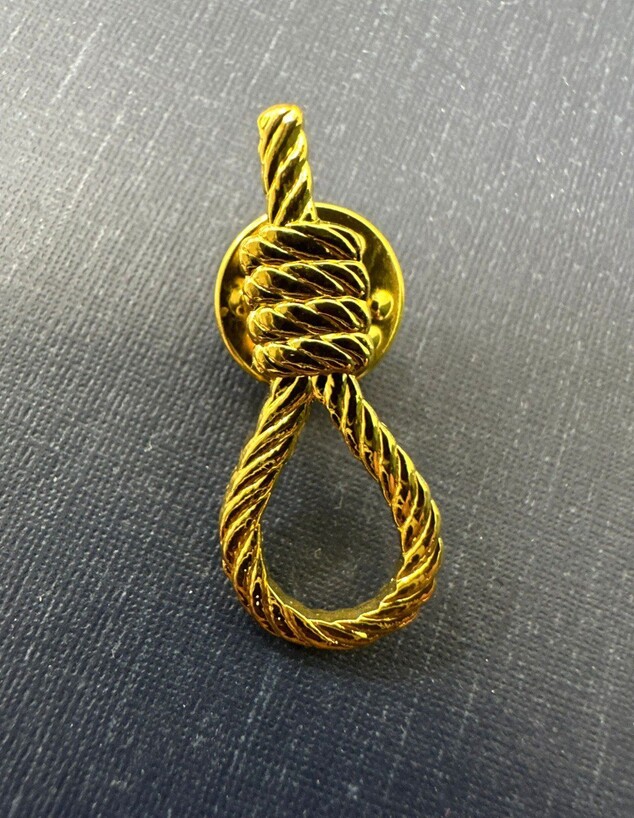 סיכת חבל תלייה שלבשו ח"כים בדרישה לעונש מוות 