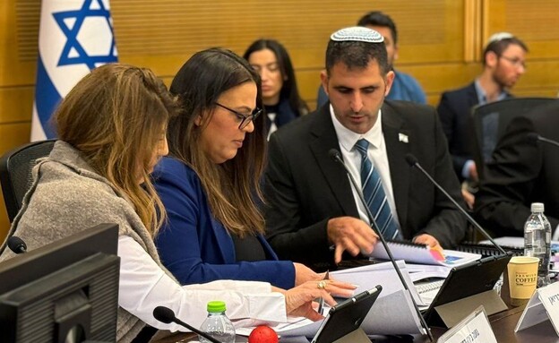 גלית דיסטל-אטבריאן ושלמה קרעי 