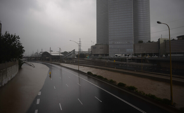 נתיבי איילון מוצפים, 2013