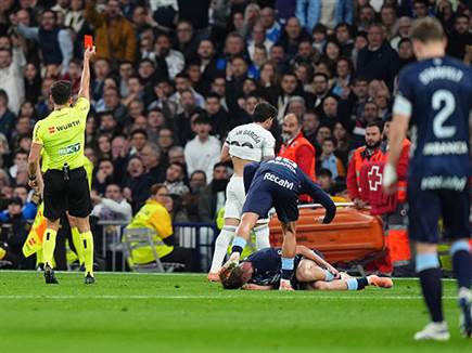 ושתי הרחקות של פראן גרסיה וקארראס לא ממש עזרו (Angel Martinez/Getty Images)