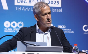 רונן בר (צילום: דרור סיתהכל, אוניברסיטת תל אביב)