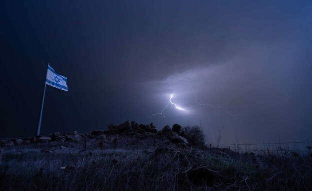 סערת ברקים מעל תל סאקי ברמת הגולן, בסוף השבוע.
