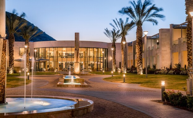 חזית מלון מגדלה כנרת חזית מלון מגדלה כנרת