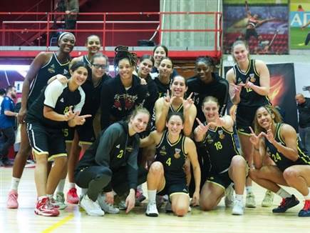 (עודד קרני, מנהלת הליגה) (צילום: ספורט 5)