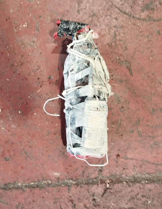 המטען שהונח על רכב צבאי מסוג 'דוד' על ידי מחבל המטען שהונח על רכב צבאי מסוג 'דוד' על ידי מחבל