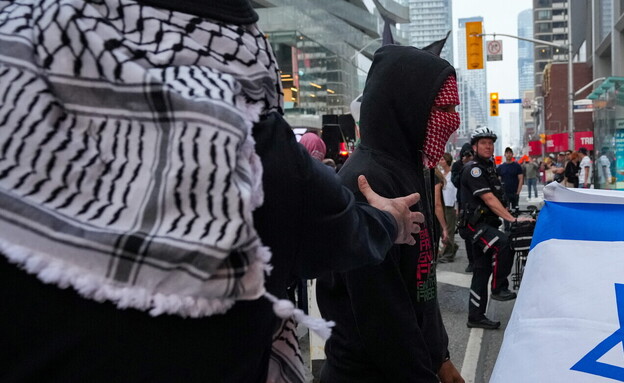 הפגנה מחוץ לשגרירות ישראל בטורנטו