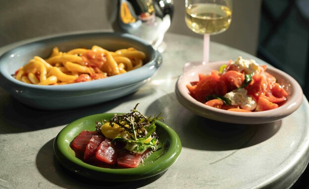 דינר קלאב בבר יין בוב