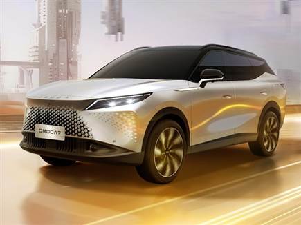 אומודה 7 - מתחרה בג`אקו 7 ובצ`רי טיגו 7 פלאג-אין (צילום: ספורט 5)