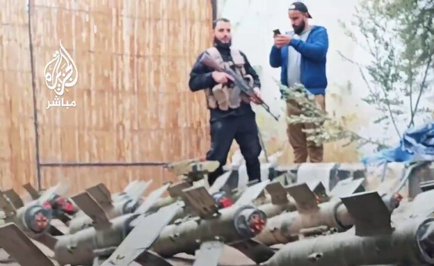 אמצעי הלחימה הרבים שאותרו (צילום: ajmubasher/X)