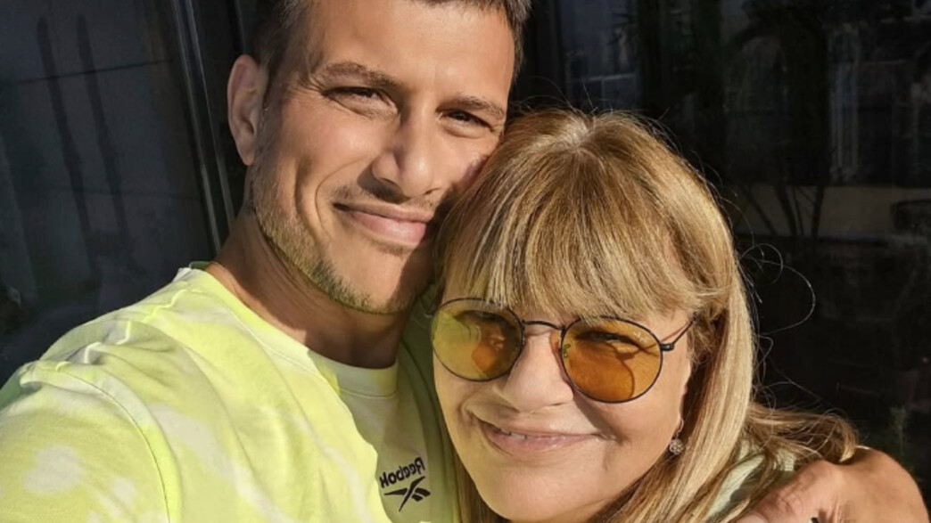 אסי עזר ואמא שלו