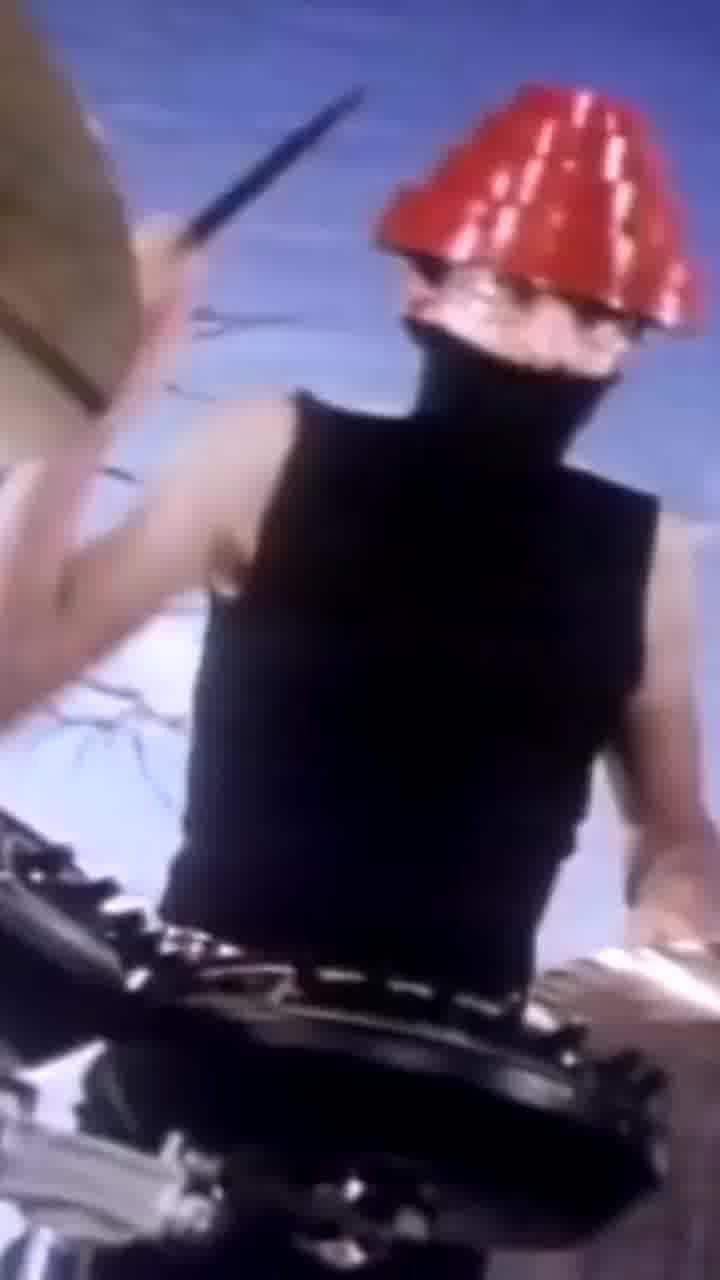 להקת הניו-וייב האגדית DEVO הודיעה שתצא לסיבוב הופעות ב-2026