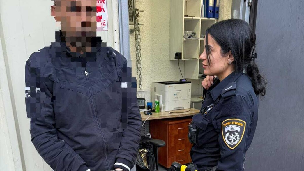 תושב רחובות שנעצר לאחר שירה בפורץ תושב רחובות שנעצר לאחר שירה בפורץ