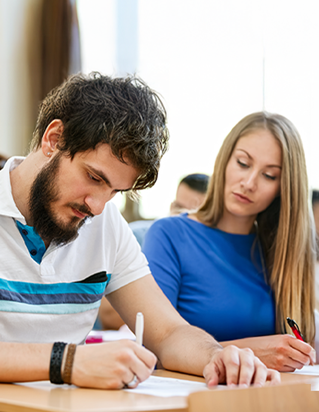 סטודנטים בבחינה סטודנטים בבחינה