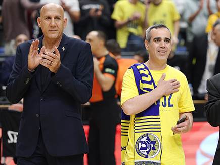 בתחילת המשחק: טקס לעומרי מירן שחזר משבי חמאס (אלן שיבר)