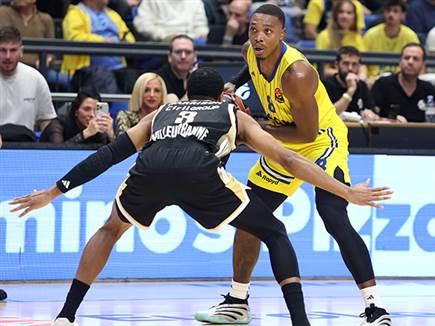 ווקר במשחק מדהים (אלן שיבר)