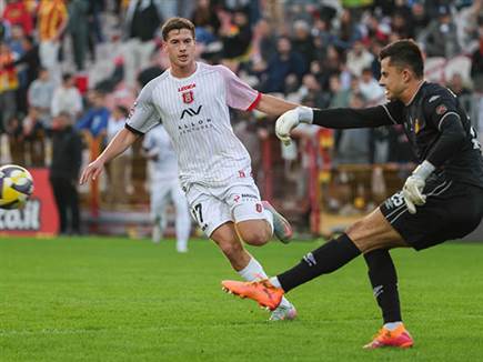 ירושלים התחילה להגיע להזדמנויות מול נימצ`יסקי (דני מרון)