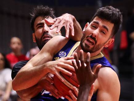 מאבק על הכדור (מאור אלקסלסי)