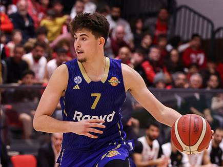 אורן סהר עם הכדור (מאור אלקסלסי)