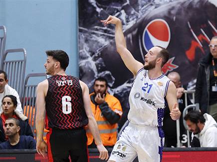 חגיגה ביובל. מקס היידיגר (אלן שיבר)