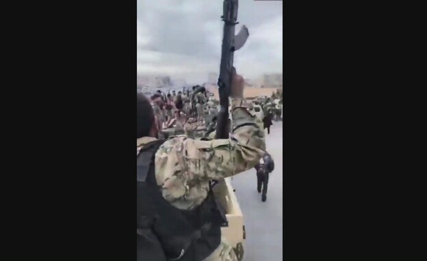 חיילים סורים קוראים בגנות ישראל חיילים סורים קוראים בגנות ישראל