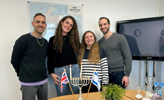 שליחי הסוכנות בבריטניה