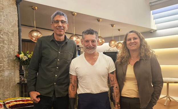 מימין לשמאל: מנכ"לית האוניברסיטה העברית נעמה קאופמ מימין לשמאל: מנכ"לית האוניברסיטה העברית נעמה קאופמ