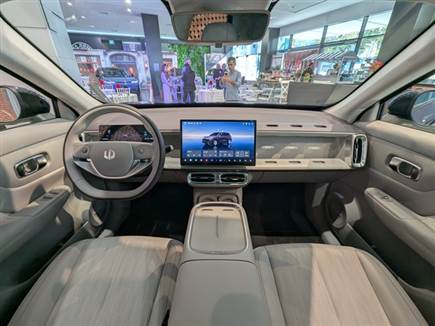 לא מותג שמתיימר להיות &ldquo;פרימיום&ldquo; (צילום: ספורט 5)