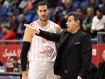 איטודיס ובלייזר. עלו ל-0:8 (דני מרון)