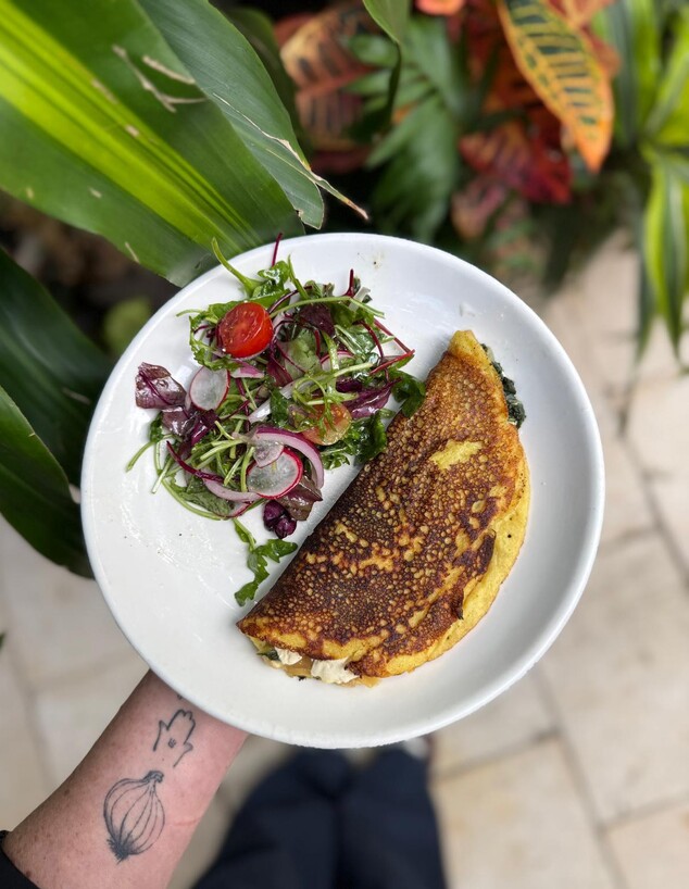 בראנצ' חדש במשק ברזילי. עיקרית מס' 2 - אומלט מנגול בראנצ' חדש במשק ברזילי. עיקרית מס' 2 - אומלט מנגול