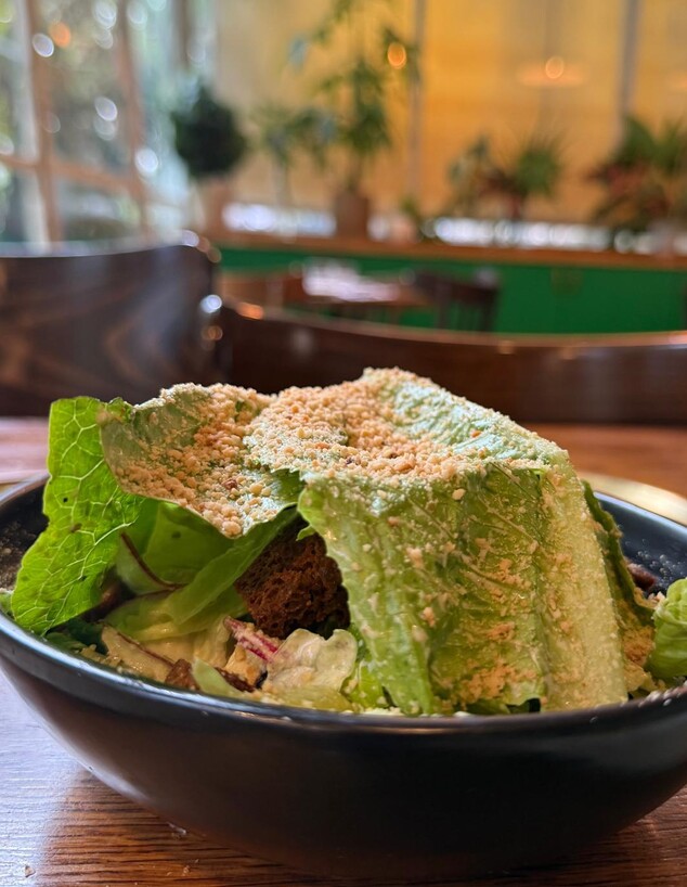 בראנצ' חדש במשק ברזילי - סלט קיסר חלומי בראנצ' חדש במשק ברזילי - סלט קיסר חלומי