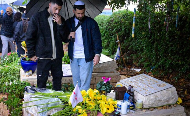 גלי וזיוי ברמן באזכרת אלון שמריז גלי וזיוי ברמן באזכרת אלון שמריז